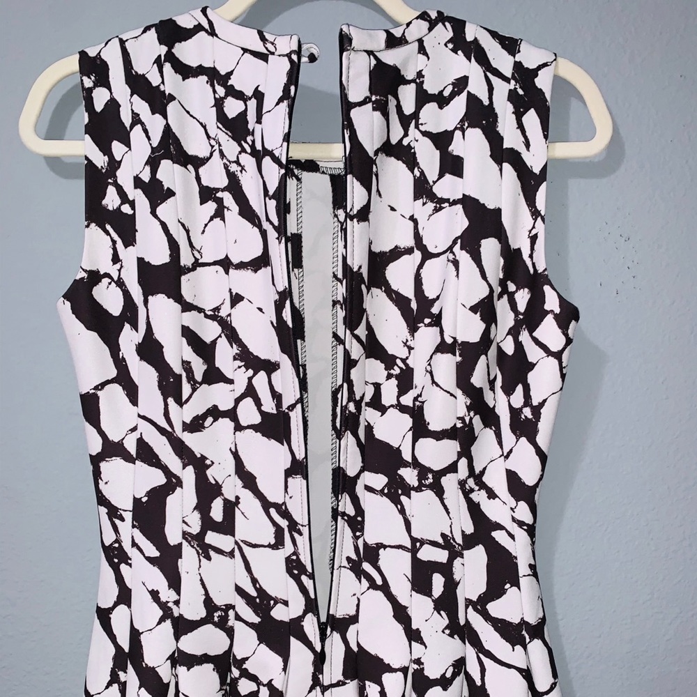 Dress - Picture 4 of 6
